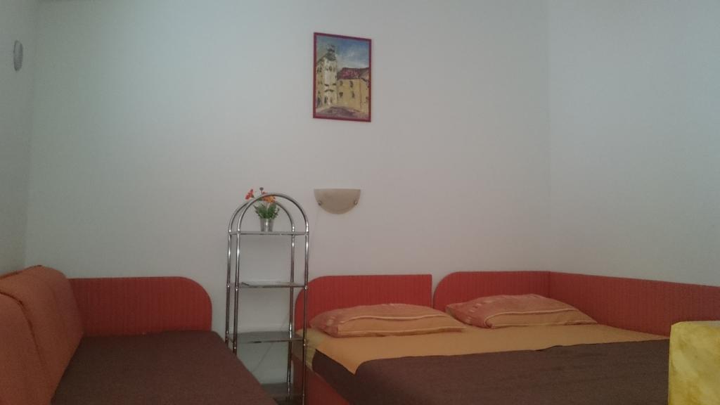 Apartments Mas-Rafaj Vir Luaran gambar