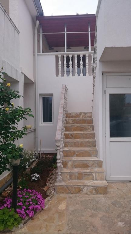 Apartments Mas-Rafaj Vir Luaran gambar