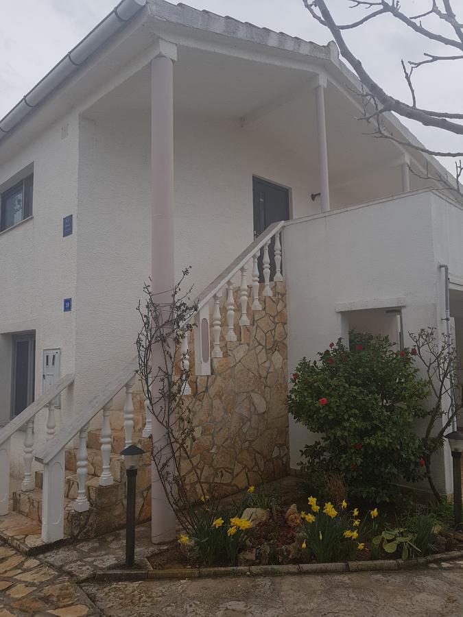 Apartments Mas-Rafaj Vir Luaran gambar