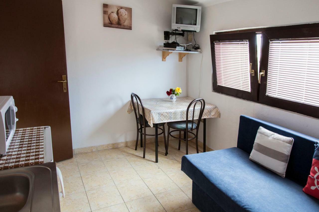 Apartments Mas-Rafaj Vir Luaran gambar