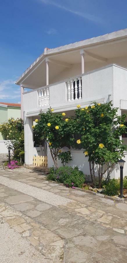 Apartments Mas-Rafaj Vir Luaran gambar
